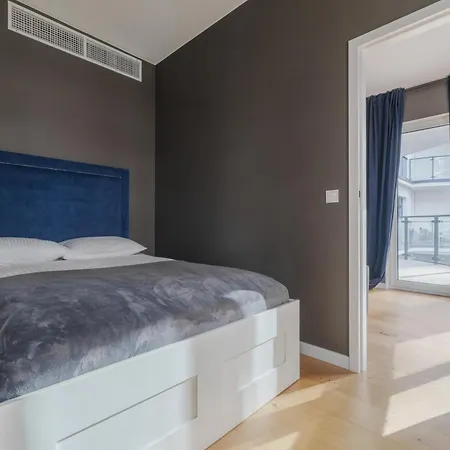 Wola Tower - 2-room And Free Parking *